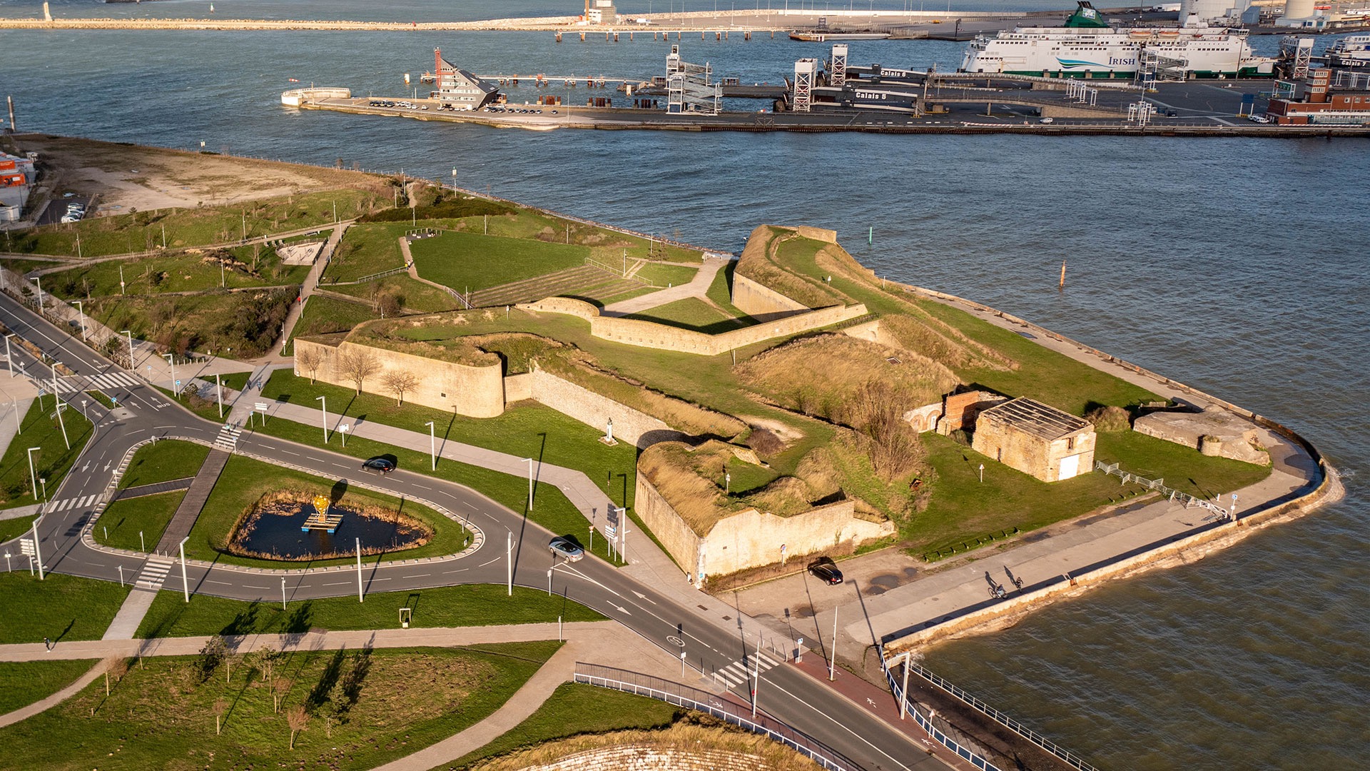 Vue aérienne du Fort Risban, le fort sentinelle de Calais